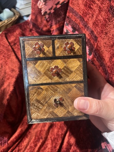 Small japanese miniature chest - japanese,