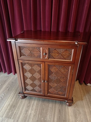 Utterly unique oriental style - utterly,